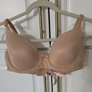 Victoria's Secret Body By Victoria Lightly Lined Demi Bra